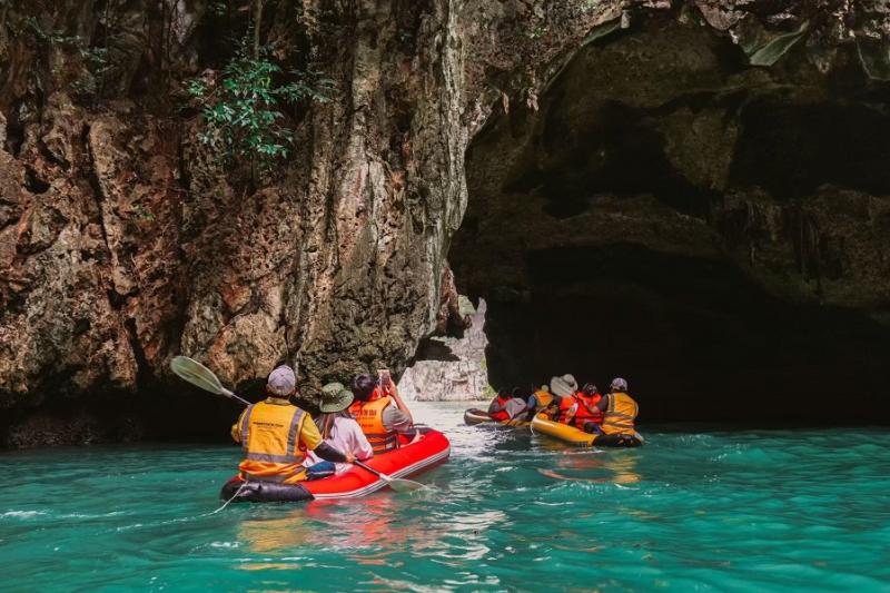 4 in 1 Canoeing in Phang Nga Bay with Lunch by Luxury Boat