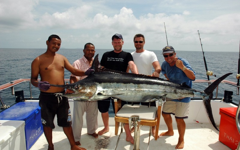 Big Game Sport Fishing Day Tour at Raya Islands