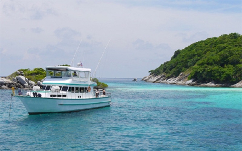 Big Game Sport Fishing Day Tour at Raya Islands