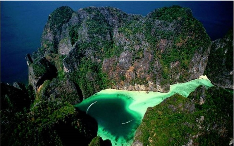 Phi Phi + Khai Isalnd + Maya Bay Luxury Tour by Speedboat