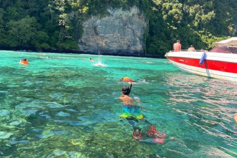 Phi Phi + Khai Island + Maya bay Budget Tour with Lunch by Speedboat