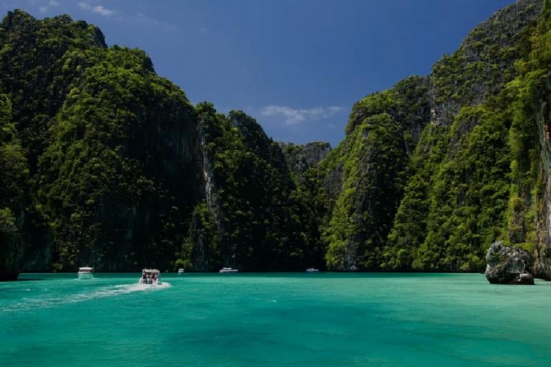 Phi Phi + Khai Islands + Maya Bay Regular Tour by Speedboat