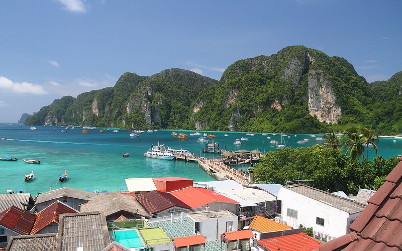 Round Trip Transfer Phuket - Phi Phi Island Tonsai or Lametong Pier (Standard Class)