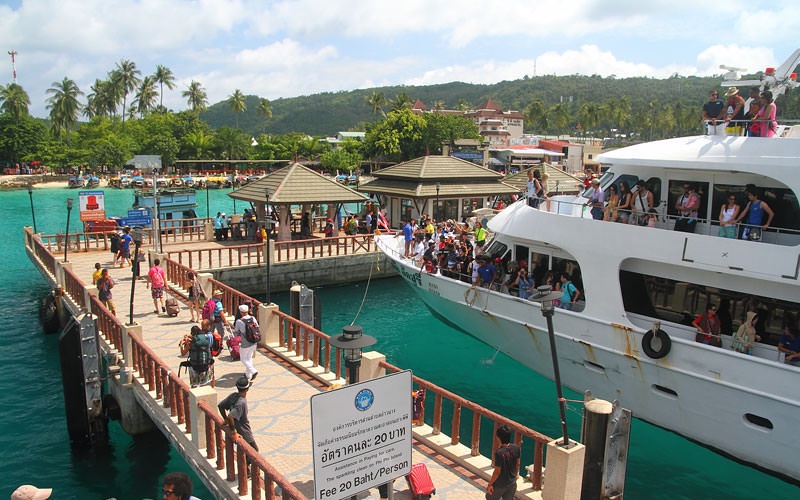 Round Trip Transfer Phuket - Phi Phi Island Tonsai or Lametong Pier (Standard Class)